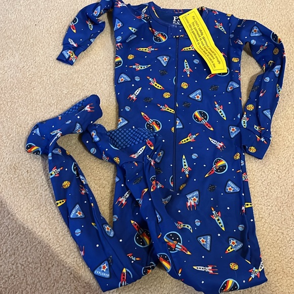 NWT 3T children’s place space sleepers - Picture 2 of 7